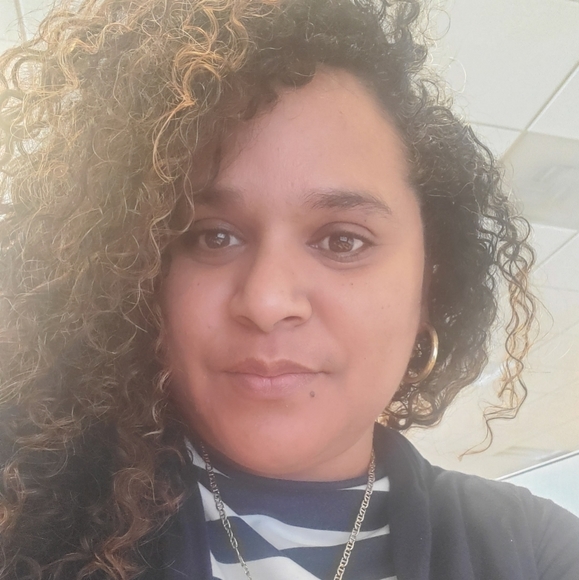 Meet your Posher, Allison - Picture 2 of 2